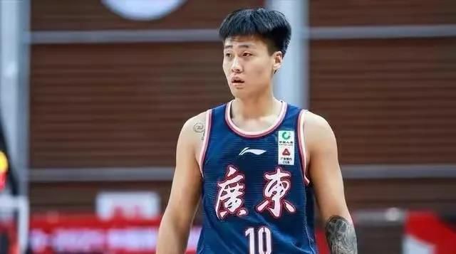 男生穿女装自愿被c 嗯～好爽